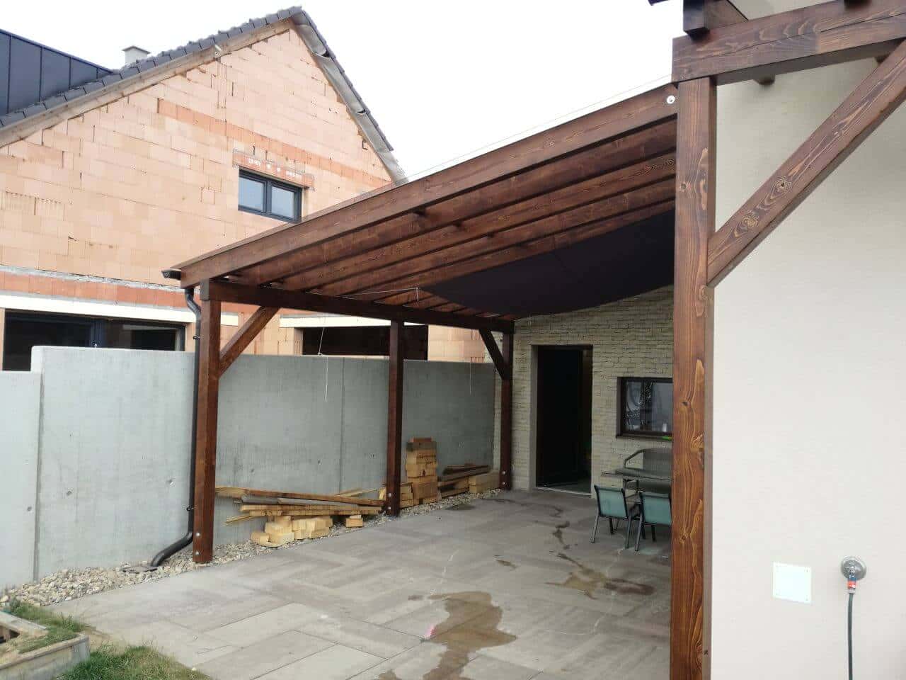 Přístřešek a terasa, Ochoz u Brna